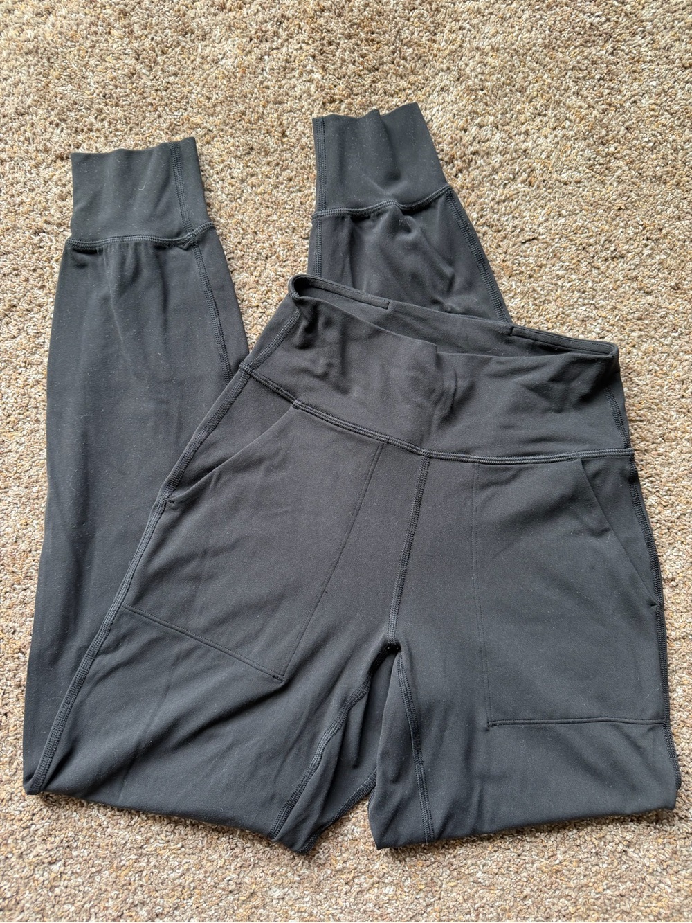 Lululemon High-Rise Black Jogger with Side Pockets